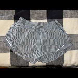 NWOT sz 10 HOTTY HOT SHORTS 4”